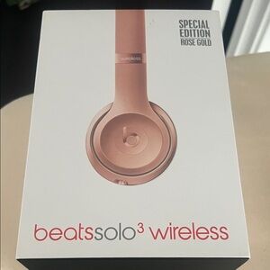 Beats by Dre Solo3 Wireless Headphones - Rose Gold